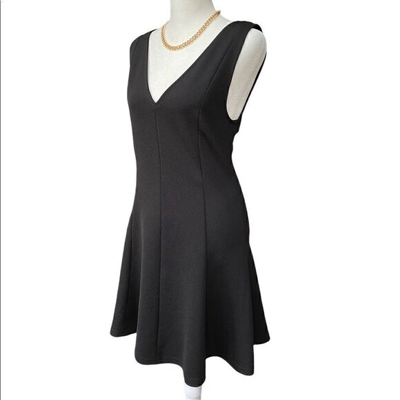Minkpink Black Textured V-Neck Skater Style Cocktail Dress - Picture 3 of 11
